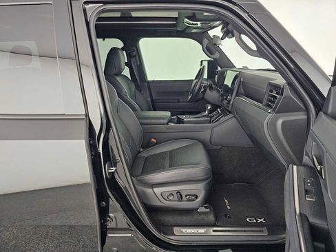 Used 2024 Lexus GX 550 image 10