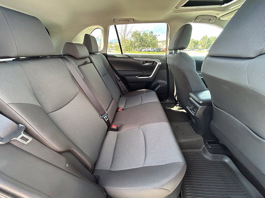 Used 2025 Toyota RAV4 XLE w/ Convenience Package AWD/4WD image 30