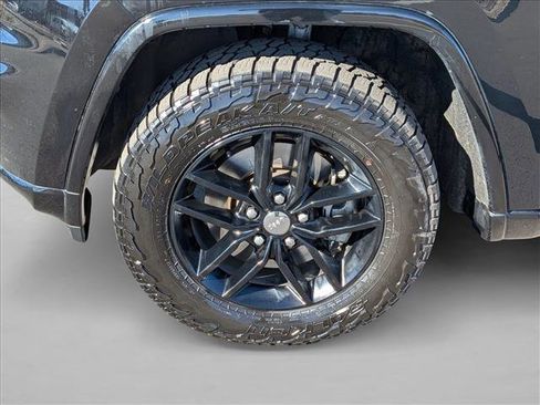 Used 2018 Jeep Grand Cherokee Overland image 22