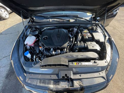 Used 2021 Toyota Camry SE image 31