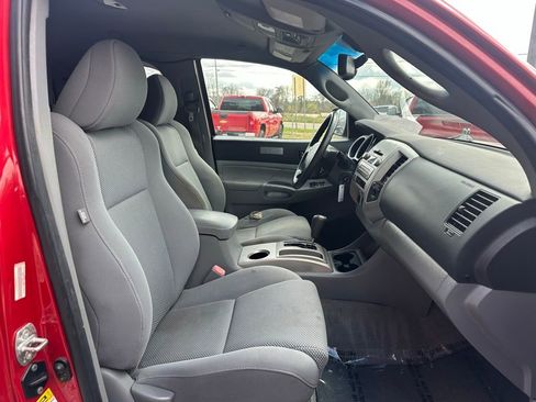 Used 2011 Toyota Tacoma PreRunner w/ TRD Off-Road Pkg image 27