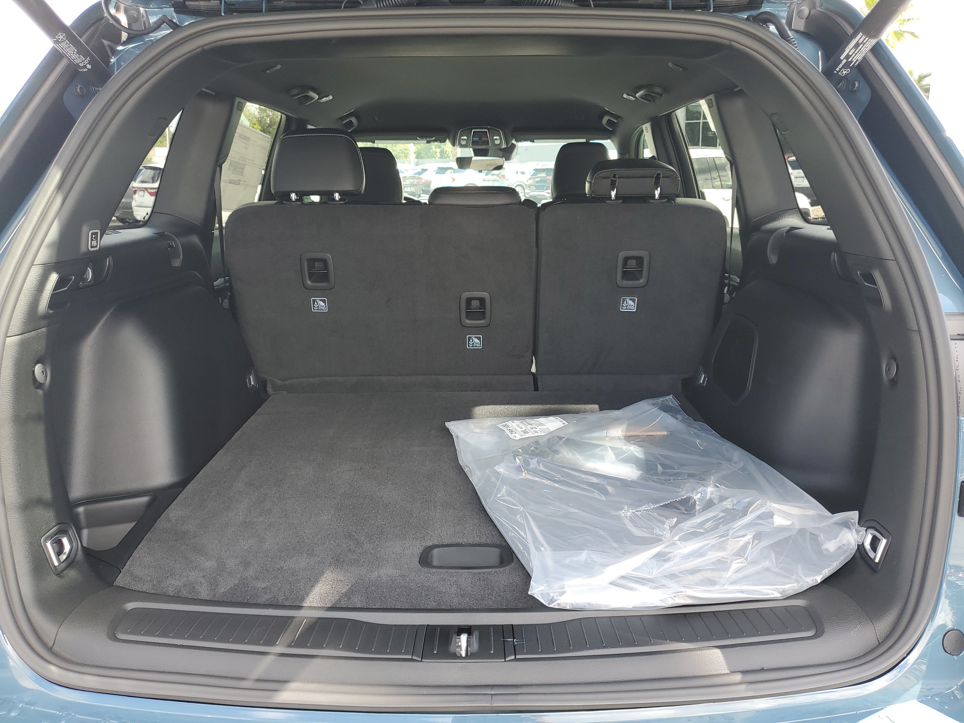 New 2027 Jeep Grand Cherokee Limited RWD image 7