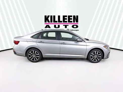 New 2026 Volkswagen Jetta SE FWD image 8