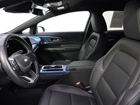 Used 2025 Chevrolet Equinox EV LT w/ Convenience Package image 13