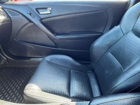 Used 2013 Hyundai Genesis 3.8 RWD image 12