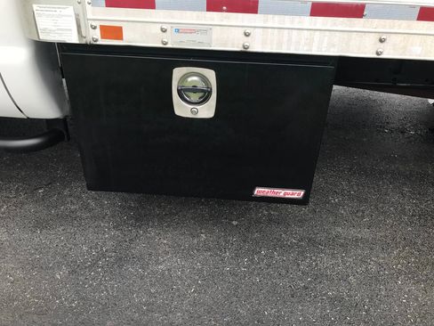 Used 2016 Ford F550 2WD Regular Cab Super Duty image 26