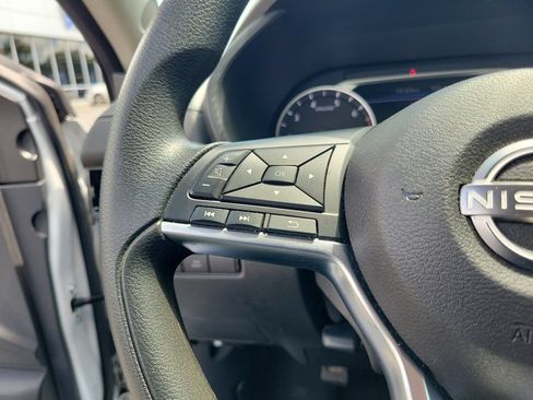 Used 2024 Nissan Sentra SV FWD image 23