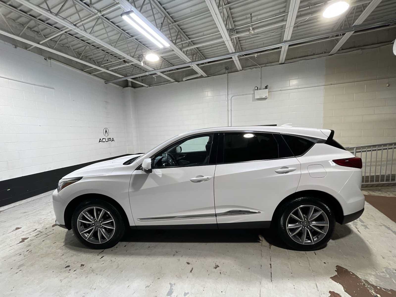 Certified 2024 Acura RDX w/ Technology Package AWD/4WD image 3