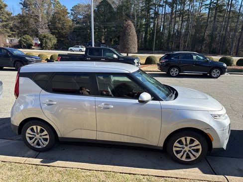 Used 2020 Kia Soul LX image 7