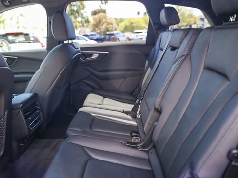 Used 2023 Audi Q7 2.0T Premium w/ Convenience Package AWD/4WD image 18