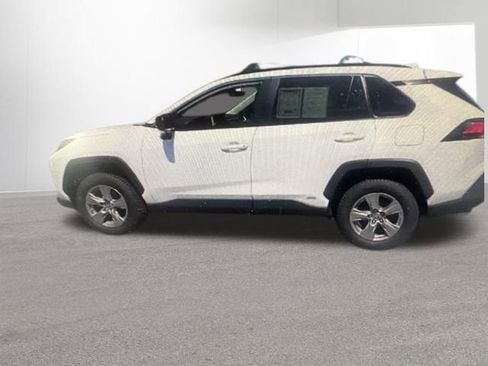 Used 2024 Toyota RAV4 LE AWD/4WD image 4