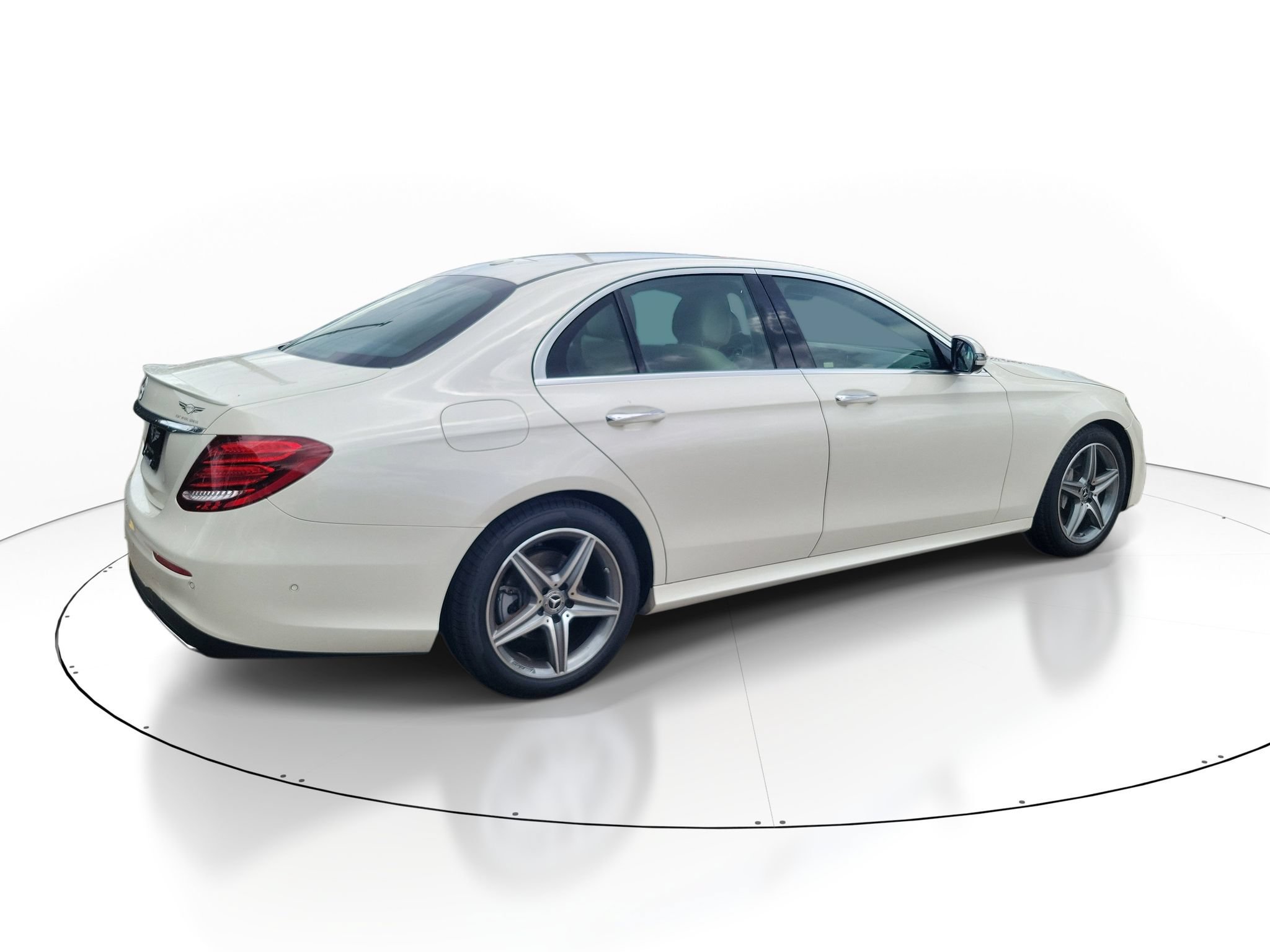 Used 2018 Mercedes-Benz E 300 image 2
