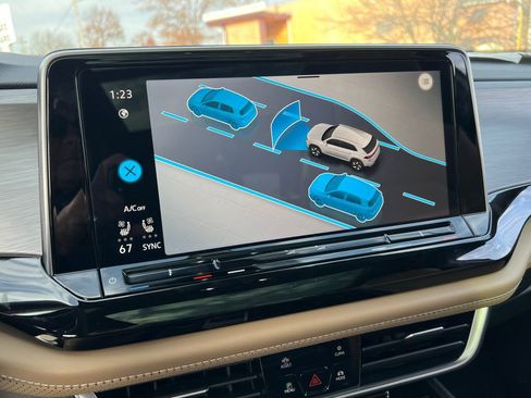 New 2026 Volkswagen Atlas Cross Sport SE image 22