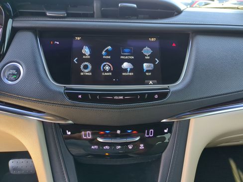 Used 2017 Cadillac XT5 Luxury w/ Driver Awareness Package image 22