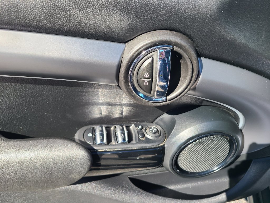 Used 2024 MINI Cooper S w/ Signature Upholstery Package FWD image 21