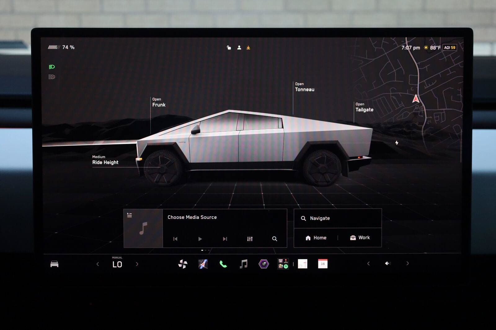 Used 2024 Tesla Cybertruck AWD Crew Cab image 40