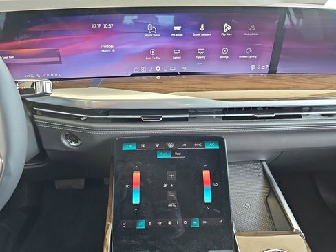 Used 2026 Cadillac Escalade Platinum Sport w/ LPO, ONYX Package AWD/4WD image 21