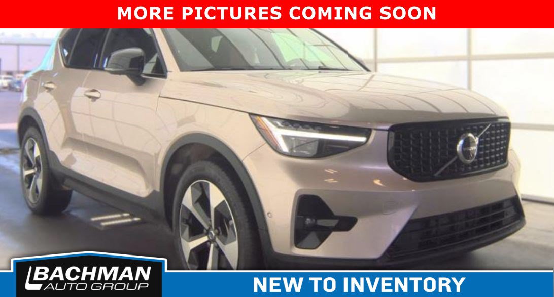 Used 2024 Volvo XC40 B5 Plus AWD/4WD image 1
