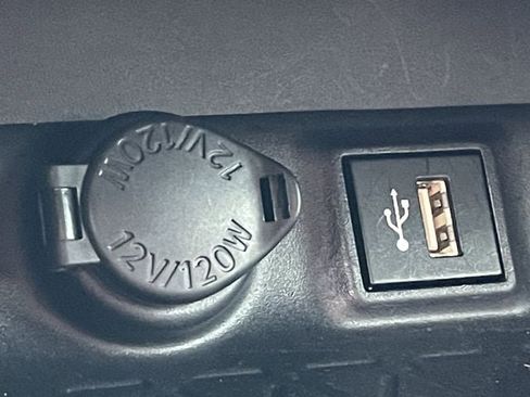 Used 2025 Toyota RAV4 LE AWD/4WD image 20