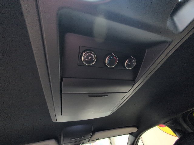 Used 2016 Dodge Grand Caravan SXT FWD image 31