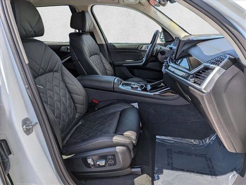 Used 2024 BMW X7 xDrive40i w/ Premium Package AWD/4WD image 22