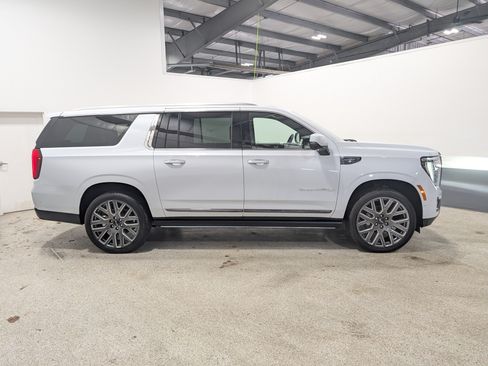 Used 2026 GMC Yukon XL Denali Ultimate w/ LPO, Floor Liner Package AWD/4WD image 2