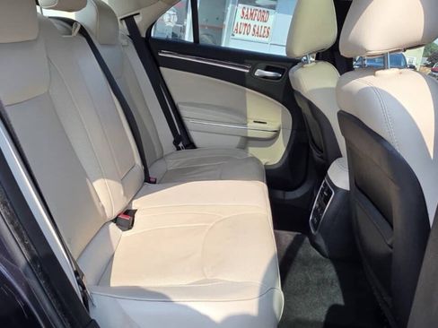 Used 2016 Chrysler 300 C AWD/4WD image 21