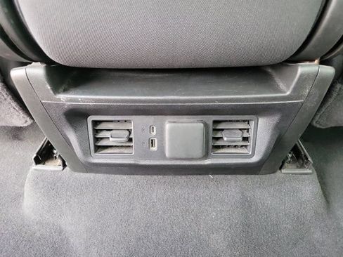 Used 2025 Chevrolet Silverado 1500 LT RWD image 9