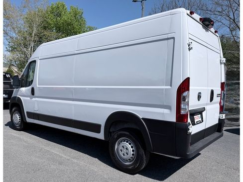 Used 2025 RAM ProMaster 2500 w/ Convenience Group image 7