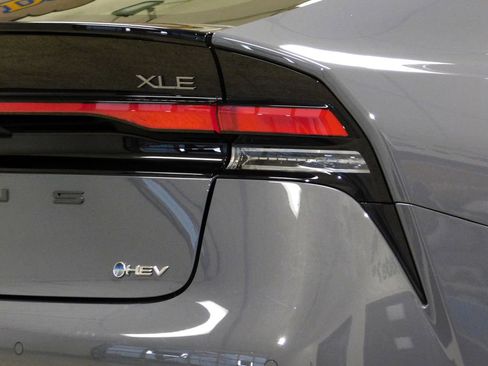 Used 2024 Toyota Prius XLE image 85