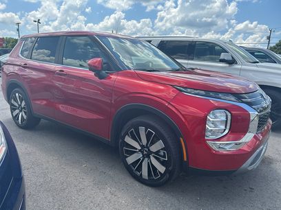 Used 2025 Mitsubishi Outlander SE