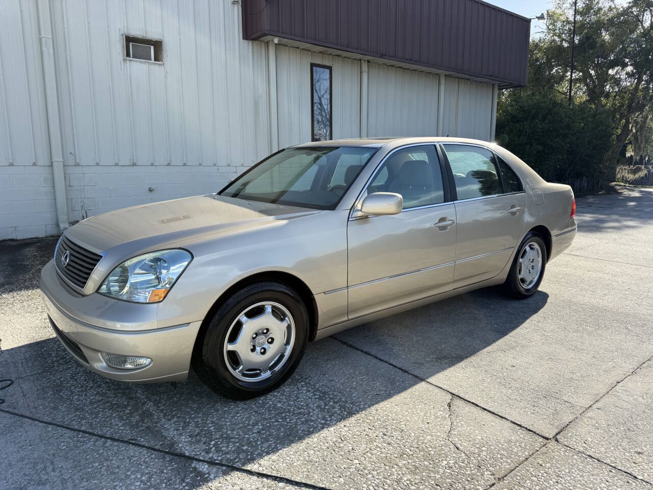 Used 2002 Lexus LS 430 RWD image 1