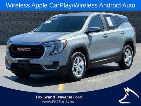 Used 2024 GMC Terrain SLE AWD/4WD image 1