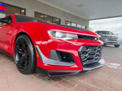 Used 2020 Chevrolet Camaro ZL1 RWD image 28