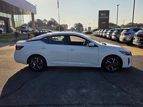 Used 2024 Nissan Sentra SV FWD image 15