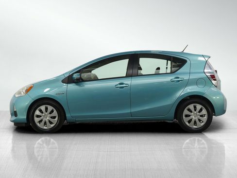 Used 2014 Toyota Prius C Two image 2