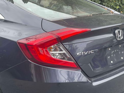 Used 2018 Honda Civic EX image 11