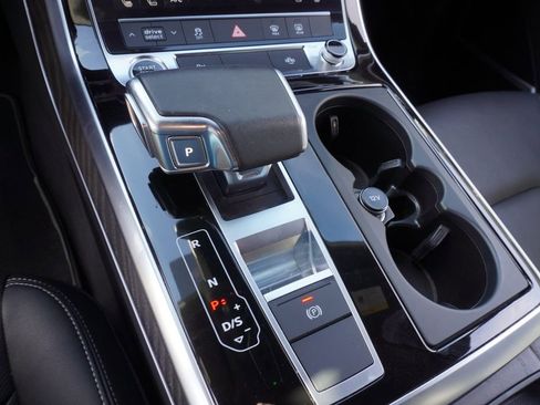 Used 2021 Audi Q8 Premium Plus w/ Premium Plus Package image 19