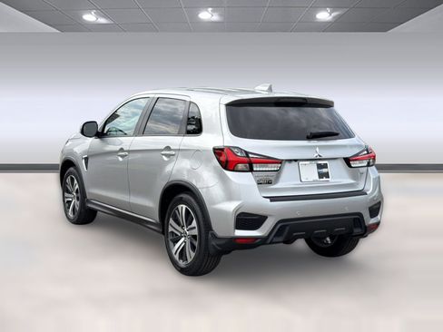 Used 2022 Mitsubishi Outlander Sport SE FWD image 3
