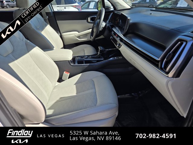 Certified 2025 Kia Sorento S w/ Panoramic Sunroof Package FWD image 20