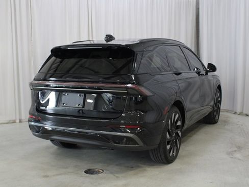 Used 2024 Lincoln Nautilus Reserve w/ Equipment Group 202A AWD/4WD image 28