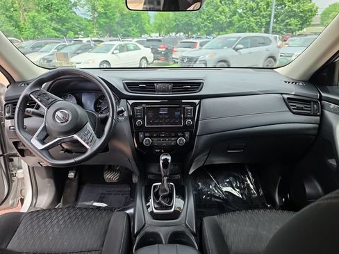 Used 2019 Nissan Rogue SV AWD/4WD image 12