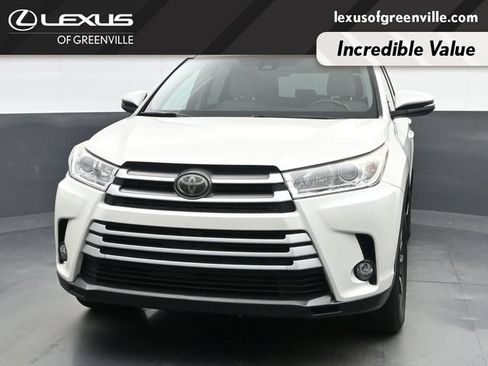 Used 2019 Toyota Highlander XLE AWD/4WD image 3