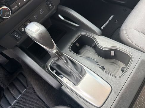 Certified 2025 Nissan Frontier SV w/ SV Convenience Package image 36