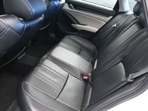 Used 2018 Honda Accord EX image 16
