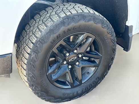 Used 2024 Chevrolet Silverado 1500 LT Trail Boss w/ Protection Package image 30