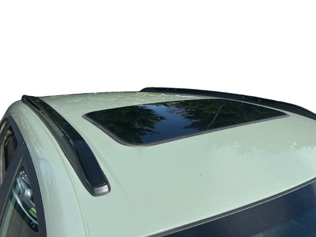Used 2024 Chevrolet Trax RS w/ Sunroof Package FWD image 29