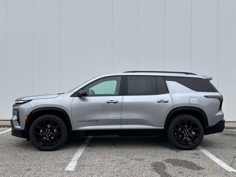 Used 2024 Chevrolet Traverse RS w/ LPO, Floor Liner Package AWD/4WD image 2