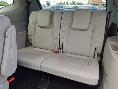 Certified 2025 Volkswagen Atlas SEL Premium R-Line image 11