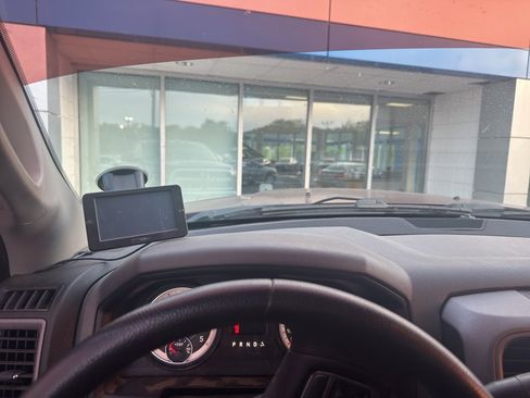 Used 2017 RAM 2500 Tradesman w/ Chrome Appearance Group image 5